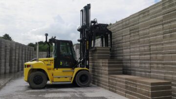 Świeże spojrzenie na funkcjonowanie wózków w trudnym środowisku transportu materiałów budowlanych