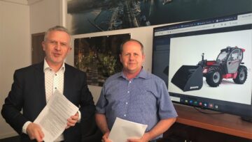 Dyrektor Zarządu Dróg i Zieleni w Gdyni, Pan Wojciech Folejewski, podpisał uroczyście umowę na zakup dwóch ładowarek Manitou!