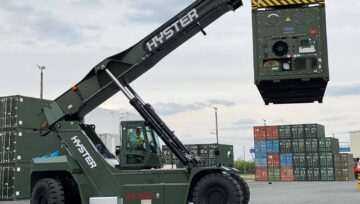 Hyster Europe zaopatruje Niemieckie Siły Zbrojne w dziewięć wózków typu Reachstacker