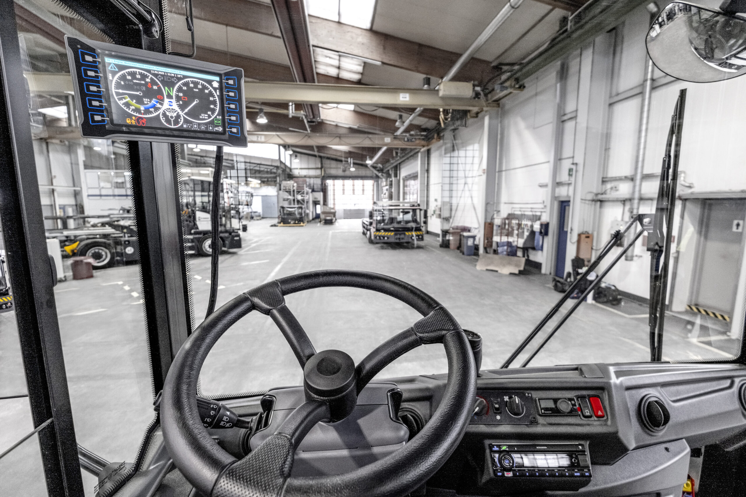 Nowy KAMAG PrecisionTractor 201 wyznacza nowe standardy w logistyce wewnątrzzakładowej.