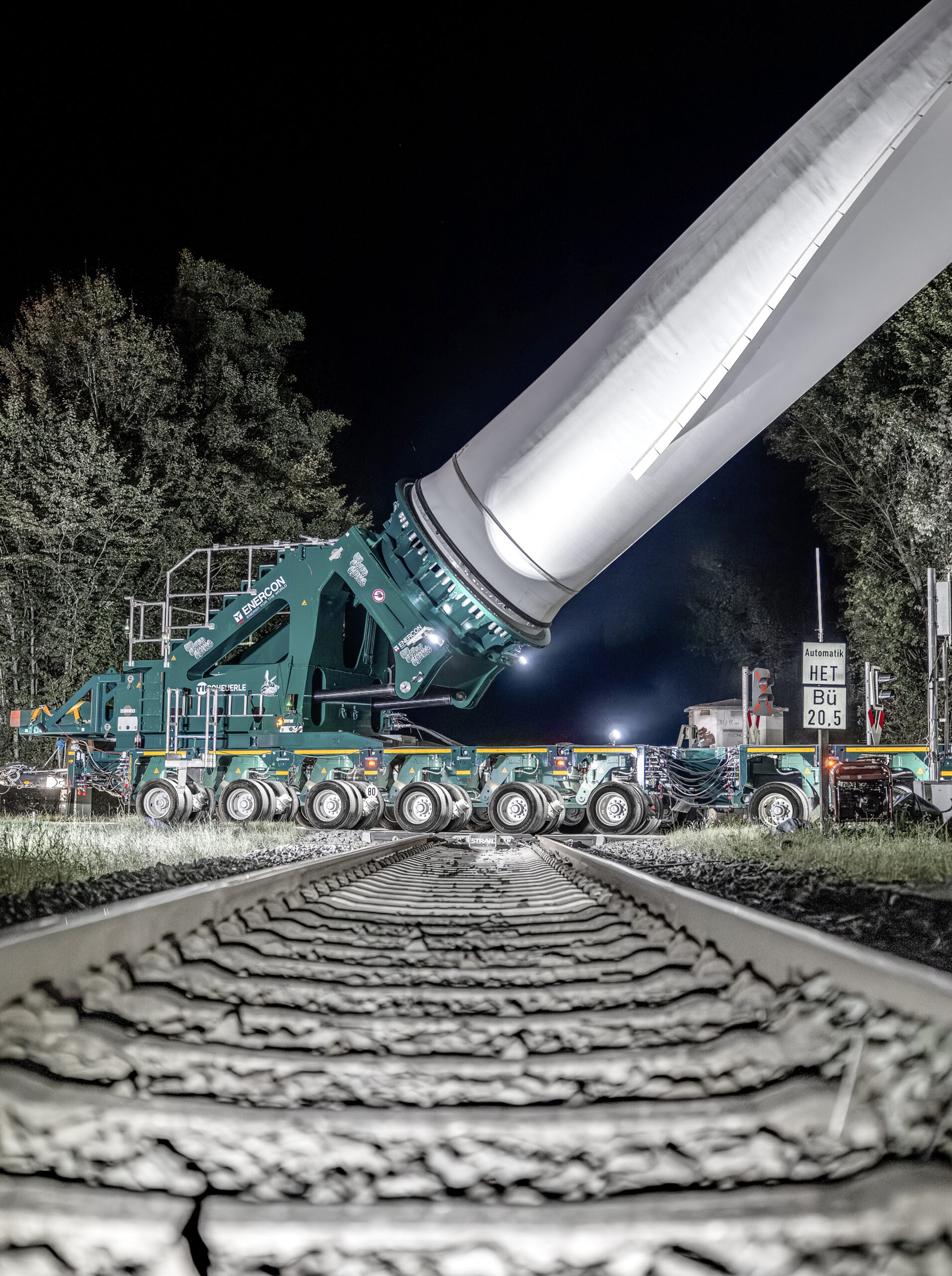 TII Group, SCHEUERLE, BladeLifter G4, ENERCON, transport łopat wirnika, farmy wiatrowe, transport ponadgabarytowy, energia odnawialna, logistyka OZE