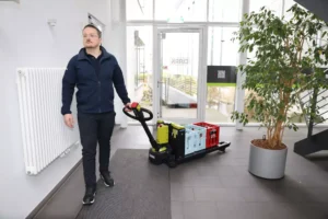 Elektryczny wózek paletowy CLARK 1500 kg